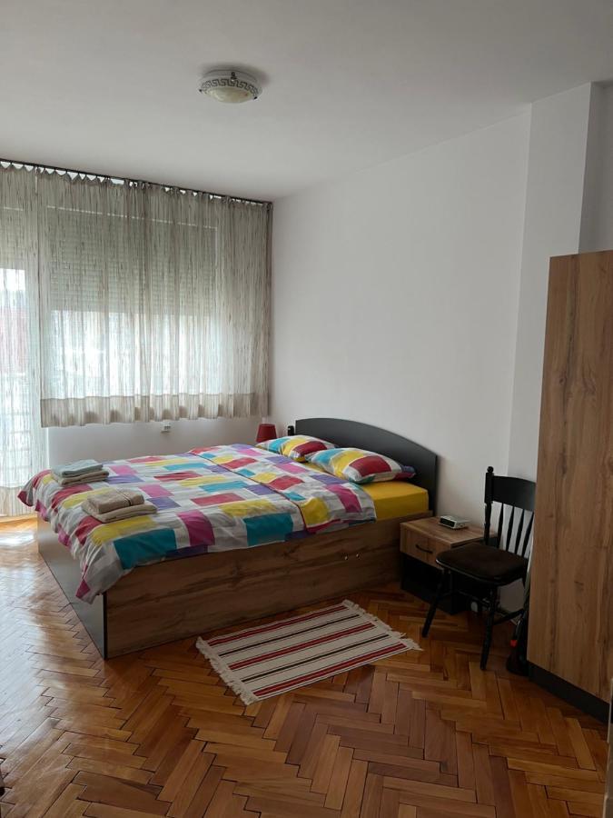 Practico, cómodo y céntrico. Gabrovo Esterno foto